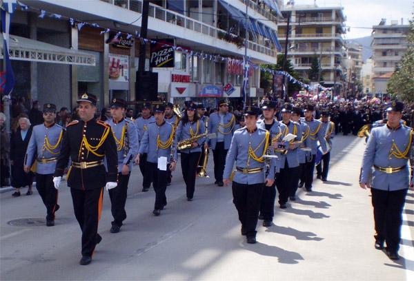 Κάλαντα και χριστουγεννιάτικες μελωδίες από την Φιλαρμονική του Δήμου Χαλκιδέων