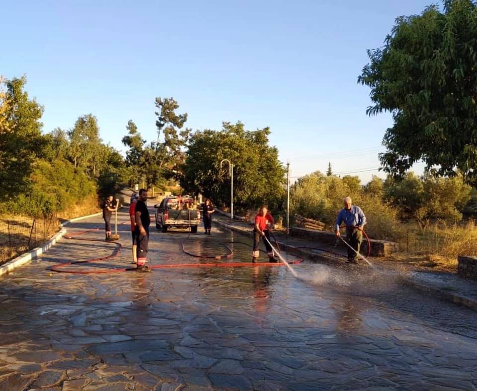 Μέλη της Αμαρύνθιας Άρτεμις καθάρισαν την Αγία Παρασκευή στην Καλλιθέα-ΦΩΤΟ