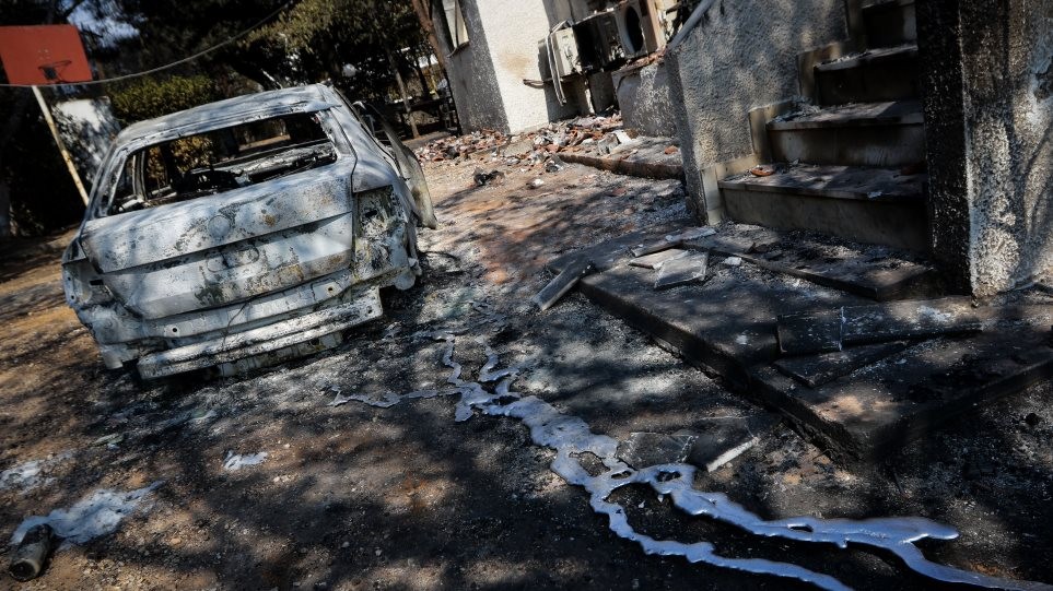 Μάτι, ένας χρόνος μετά: Από τις στάχτες του χθες στους εφιάλτες του σήμερα (ΕΙΚΟΝΕΣ)