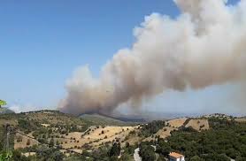 ΤΩΡΑ-Πυρκαγιά στους Αγίους Θεοδώρους Κορινθίας