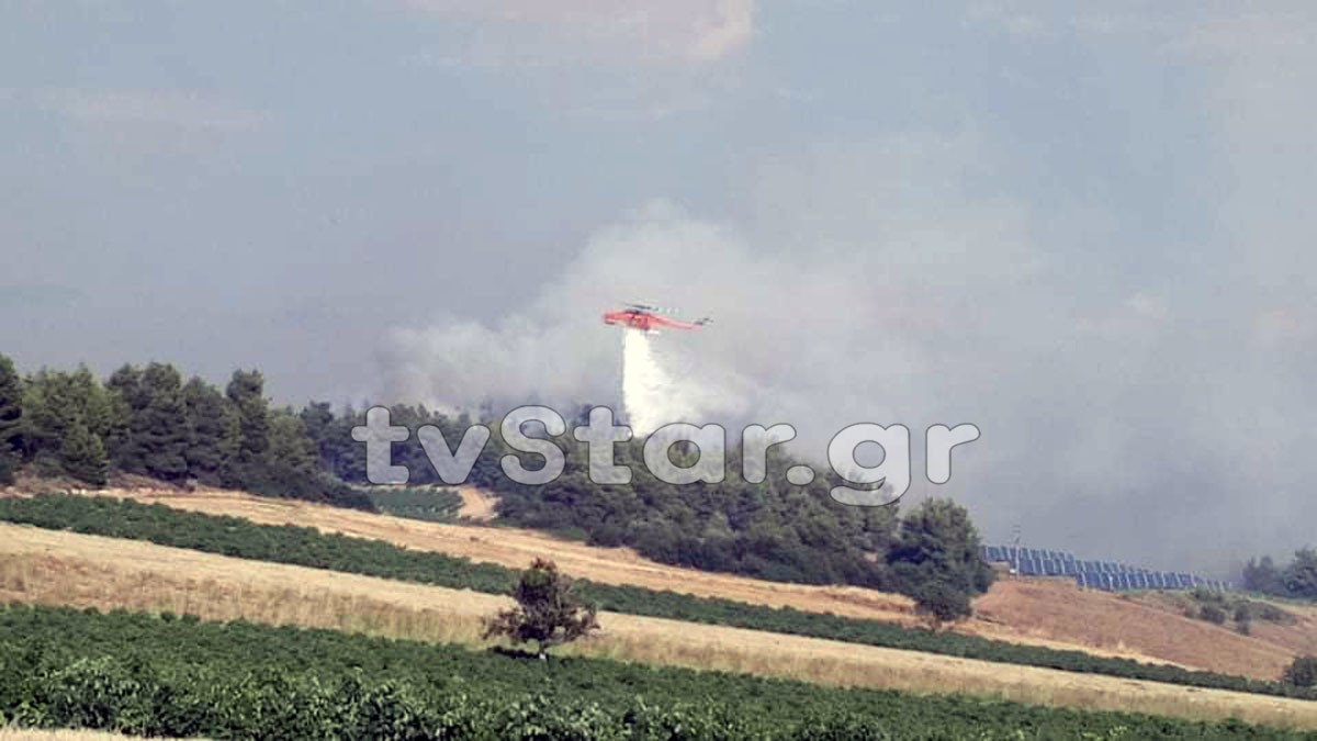 Ανεξέλεγκτη η φωτιά στα Δερβενοχώρια-ΦΩΤΟ