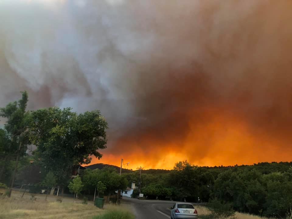 Βίντεο καταγράφει τη φωτιά σε Μακρυμάλλη και Κοντοδεσπότι