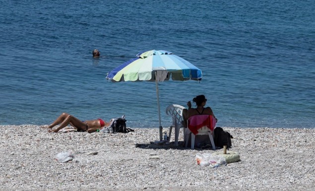 Εύβοια: Για ποιους απαγορεύεται σήμερα 18/7 η ηλιοθεραπεία