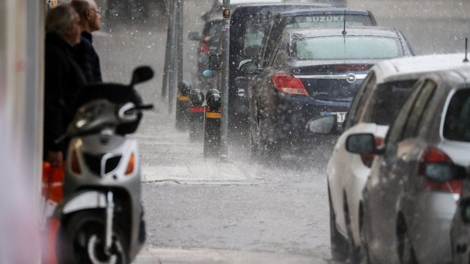 Έρχεται απότομη επιδείνωση του καιρού -Βροχές και καταιγίδες με ατμοσφαιρικό μποτιλιάρισμα