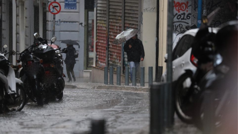 Συνεχίζεται η κακοκαιρία με βροχές και καταιγίδες-Χάρτης με τη σημερινή πορεία της ΄΄Βικτώρια΄΄