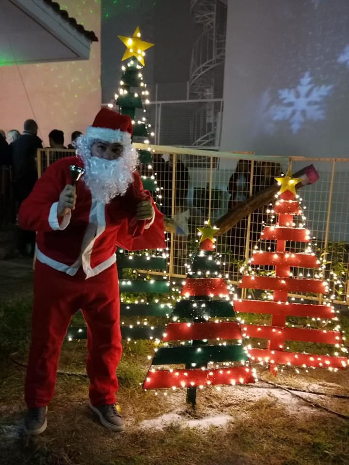 Δημοτικός σύμβουλος του Δήμου Χαλκιδέων ντύθηκε Άγιος Βασίλης-[ΦΩΤΟ]