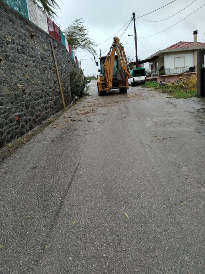 Αποκαταστάθηκε η κυκλοφορία στο δρόμο κάτω από το Δημοτικό Σχολείο Οξυλίθου [ΦΩΤΟ]