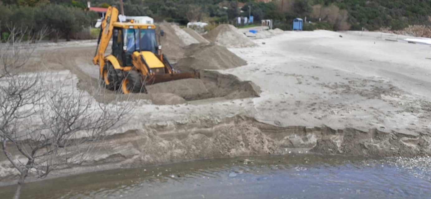 Συνεχίζονται τα έργα στη Λιμιώνα (photos)