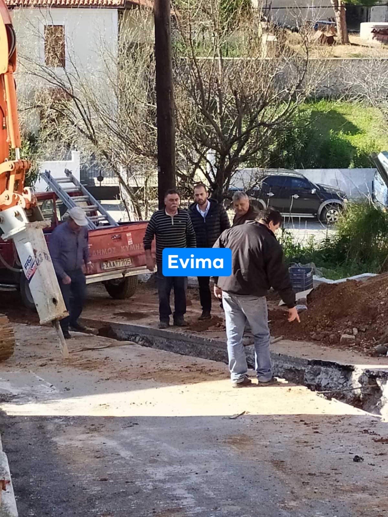 Σε εξέλιξη έργα στο κέντρο της Κύμης υπό την επίβλεψη του αντιδήμαρχου[ΦΩΤΟ]