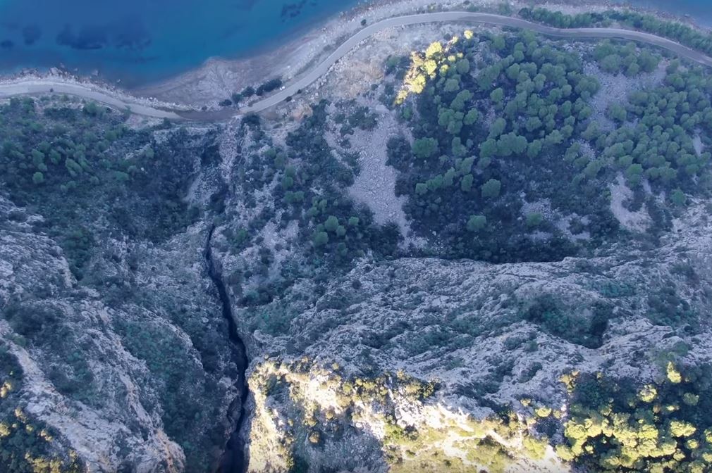 Φαράγγι Μύλων: Ο άγνωστος επίγειος παράδεισος της Αττικής