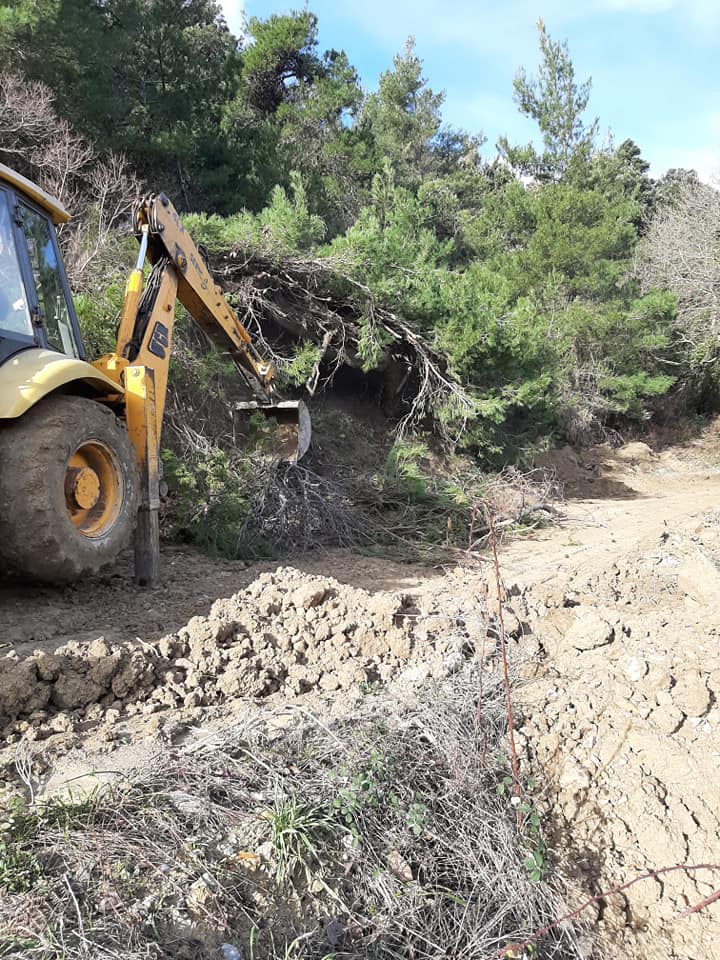 Αποκατέστησε κομμάτι δρόμου στο Τσίλαρο ο πρόεδρος της Κοινότητας Βιτάλου [ΦΩΤΟ]