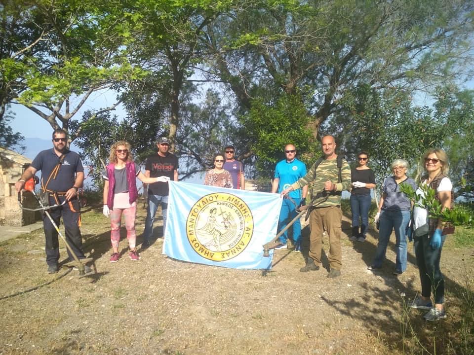 Δράσεις καθαριότητας των ακτών στην Κοινότητα Λίμνης [photos]