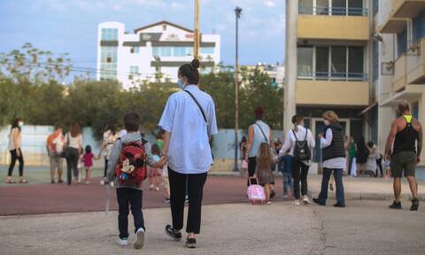 Κρούσματα σε παιδιά: 21% αύξηση σε μία εβδομάδα – 86.216 έχουν νοσήσει από την αρχή της πανδημίας