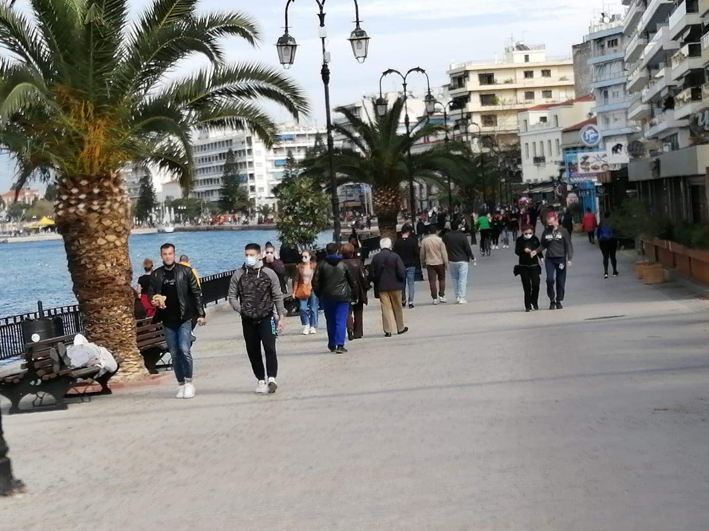 Παράταση μέτρων για μια εβδομάδα «δείχνουν» οι τελευταίες πληροφορίες