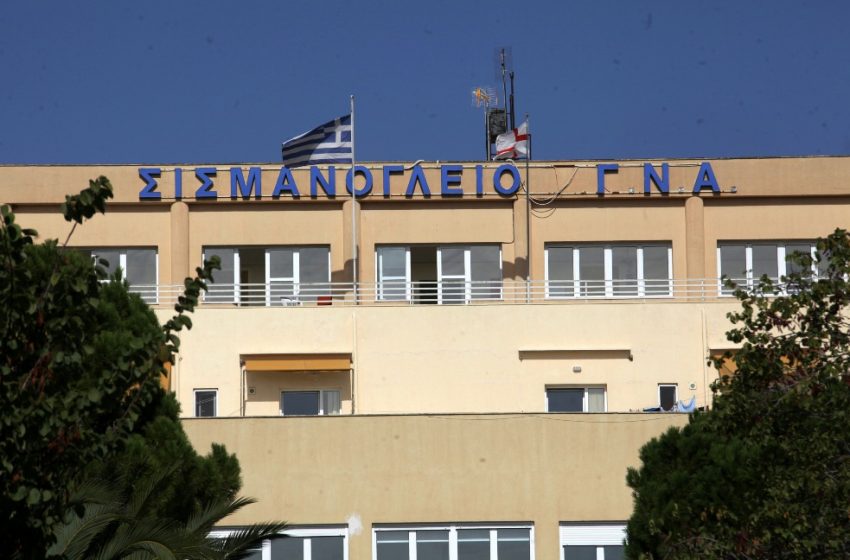 Μετάλλαξη Όμικρον: Ξεκινά plan B με αλλαγές στα νοσοκομεία, υποχρεωτικό εμβολιασμό και επίταξη