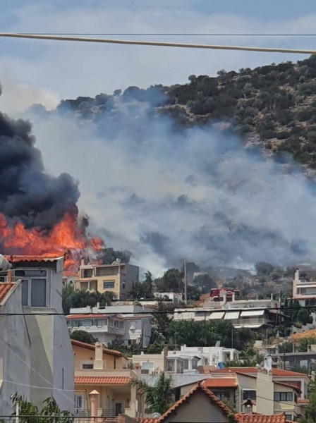 Συναγερμός στην Πυροσβεστική: Πυρκαγιά στη Λούτσα