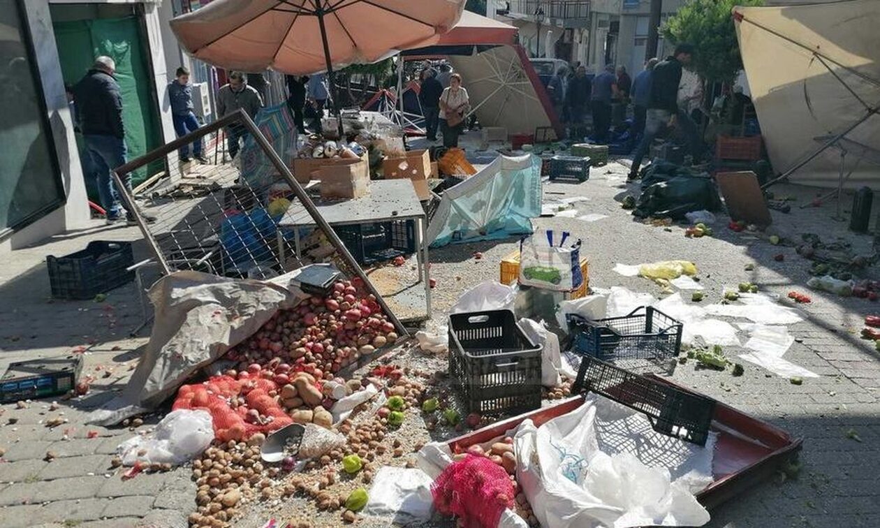 Σοκ σε λαϊκή αγορά: ΙΧ εισέβαλε και παρέσυρε τρία άτομα