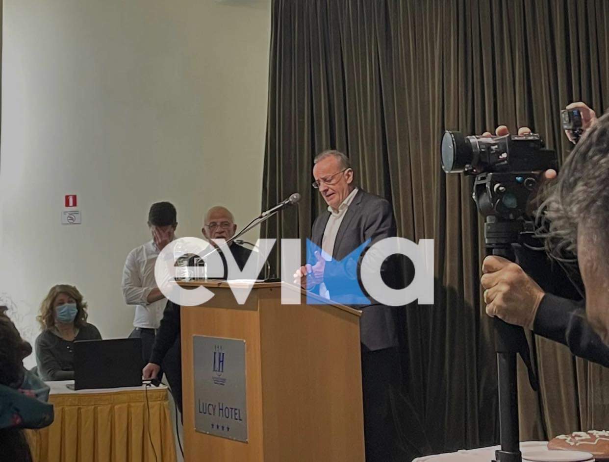 Εύβοια: Έκοψε την πίτα ο Θανάσης Ζεμπίλης – Κατάμεστη η αίθουσα του Lucy (pics)