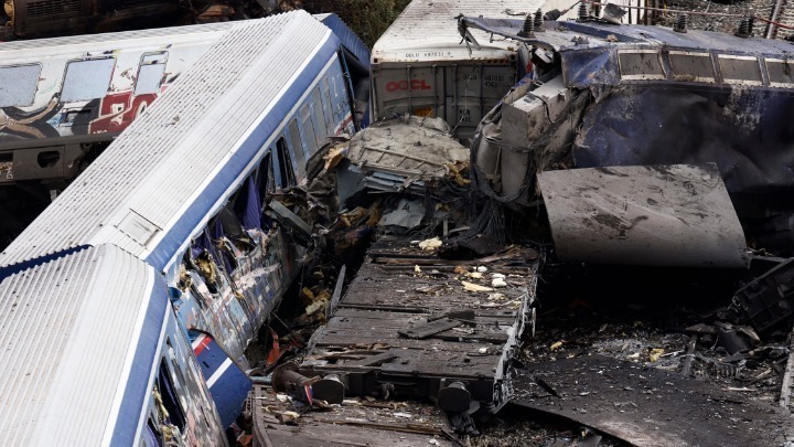 Τραγωδία στα Τέμπη: Υπό κράτηση ο σταθμάρχης – Οι κατηγορίες εναντίον του