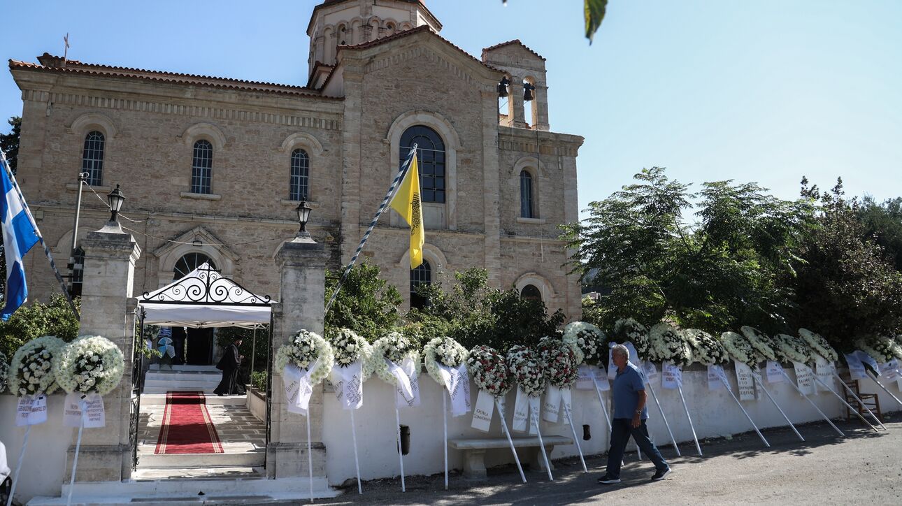 Πτώση καναντέρ στην Κάρυστο: Σε κλίμα οδύνης το «τελευταίο αντίο» στο σμηναγό Χρήστο Μουλά