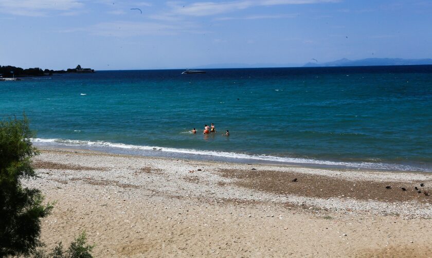 Νεαρός ανασύρθηκε νεκρός από τη θάλασσα πασίγνωστης παραλίας