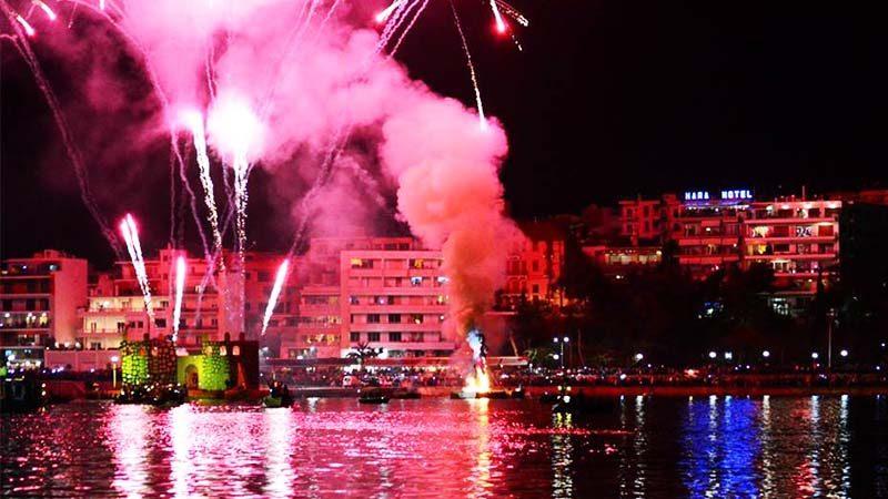 Τραγουδιστής έκπληξη στο θαλασσινό καρναβάλι της Χαλκίδας