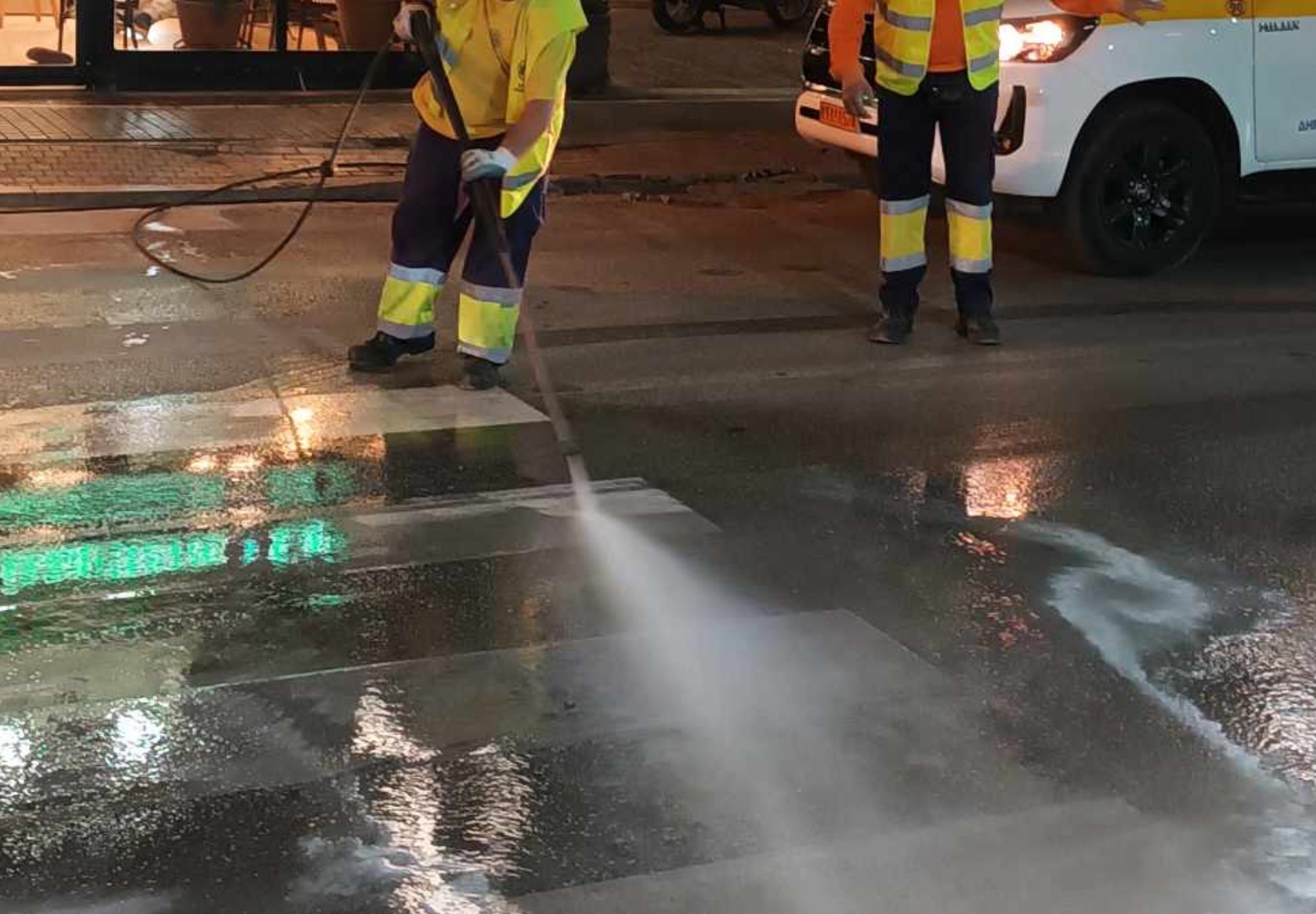 Εύβοια: Καθάρισαν δρόμους, διαβάσεις και πινακίδες