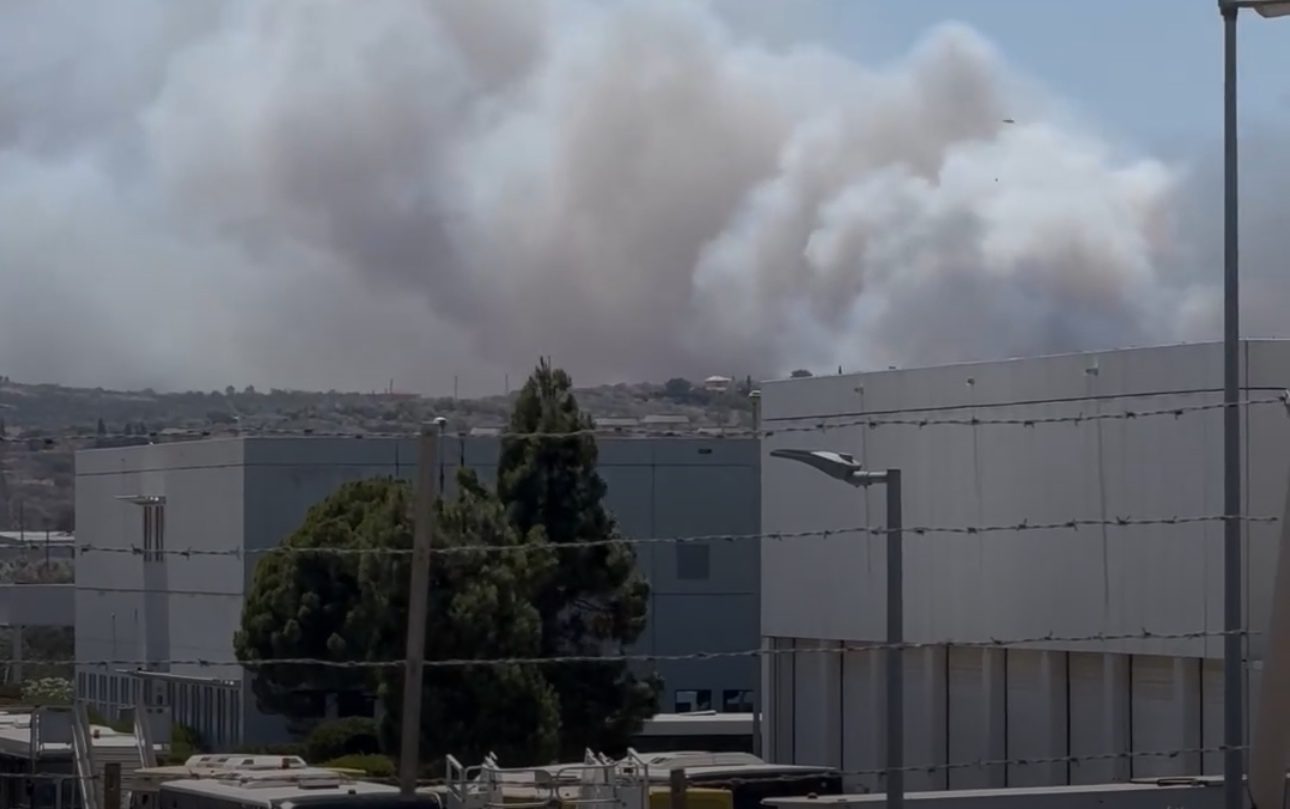 Φωτιά στη Βάρης-Κορωπίου: Εκκενώνεται η περιοχή Λαμπρικά – Κινδυνεύουν σπίτια και εργοστάσια