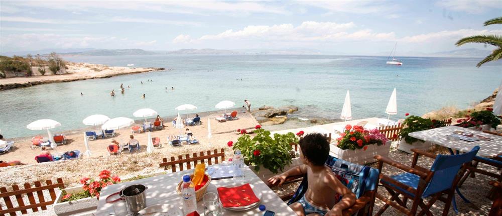 Λουκέτο σε beach bar με ταμειακή μηχανή «φάντασμα» στην Κυπαρισσία