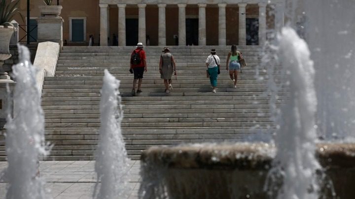 «Θερμός κλοιός»: Έτσι θα προστατευτούμε από τον καύσωνα- Τα μέτρα για να μείνουμε ασφαλείς