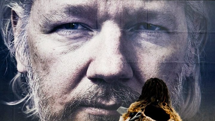 Υπόθεση Wikileaks: Ο Τζούλιαν Ασάνζ ομολόγησε ενοχή σε αντάλλαγμα με την απελευθέρωσή του