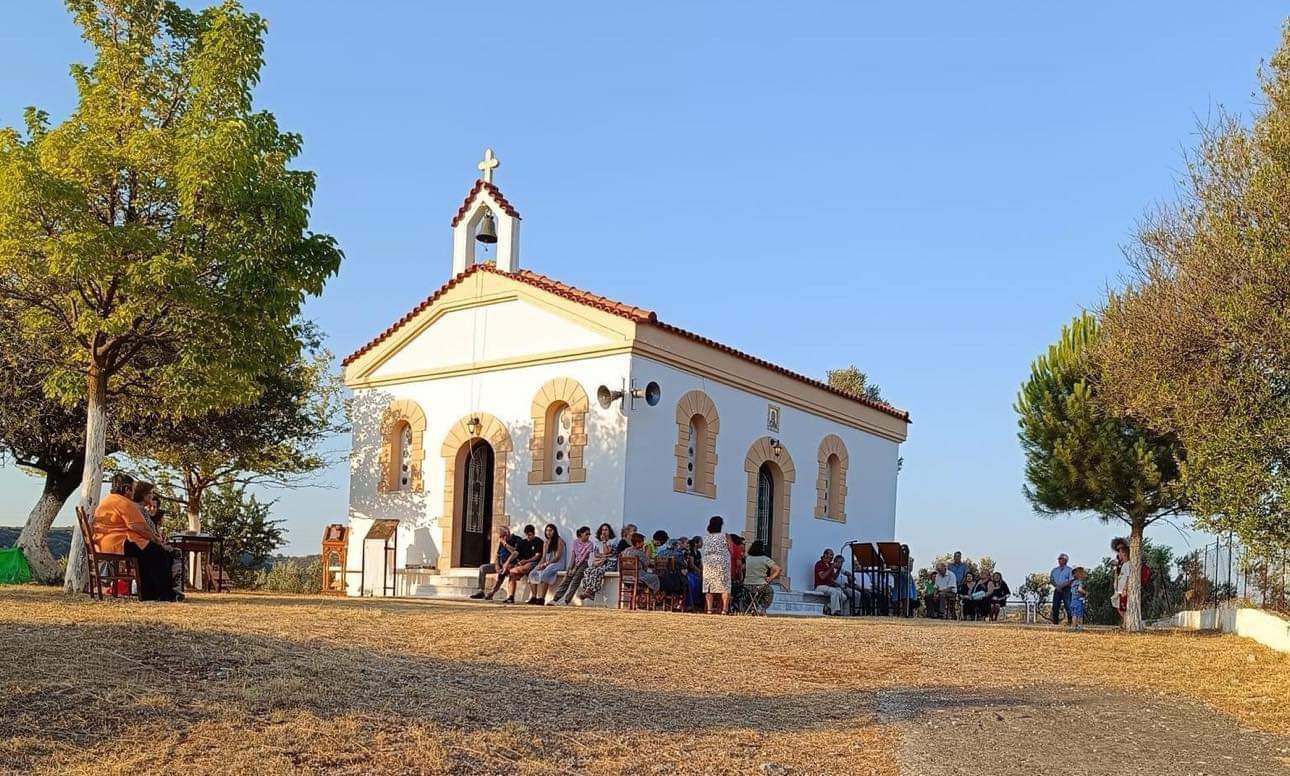 Εύβοια: Γιόρτασαν το γραφικό ξωκλήσι του Προφήτη Ηλία στα Κοκκινόγεια Αλιβερίου