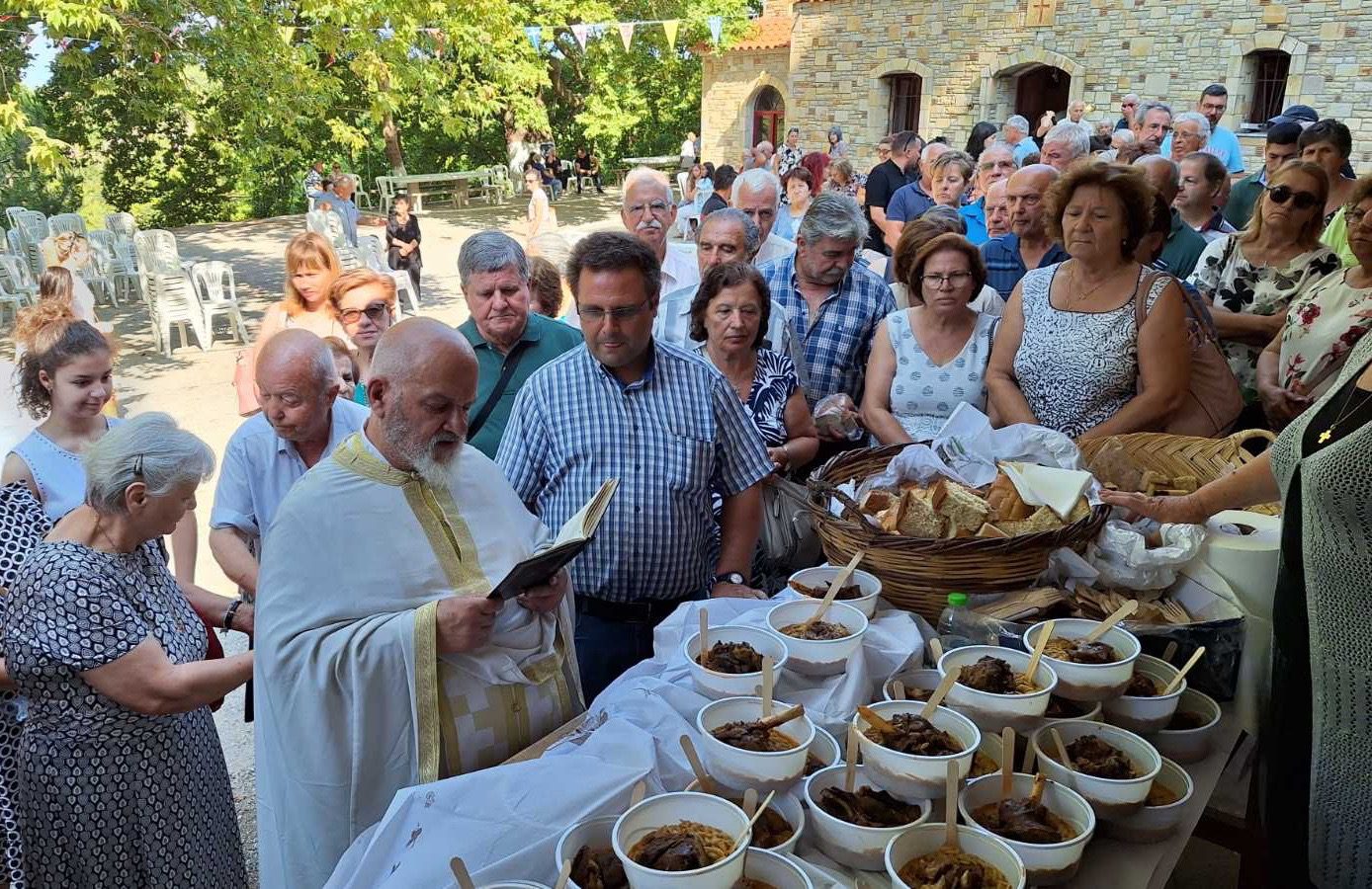 Εύβοια: Μοίρασαν νόστιμο φαγητό στο Γέροντα Ερέτριας