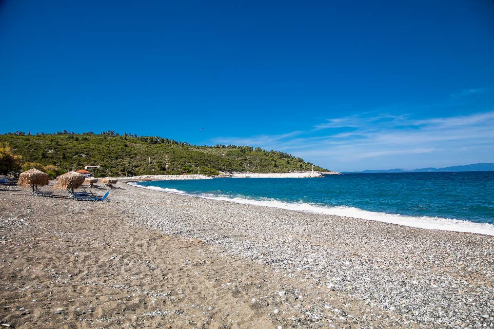 Η παραλία όνειρο στην Εύβοια, όαση δροσιάς