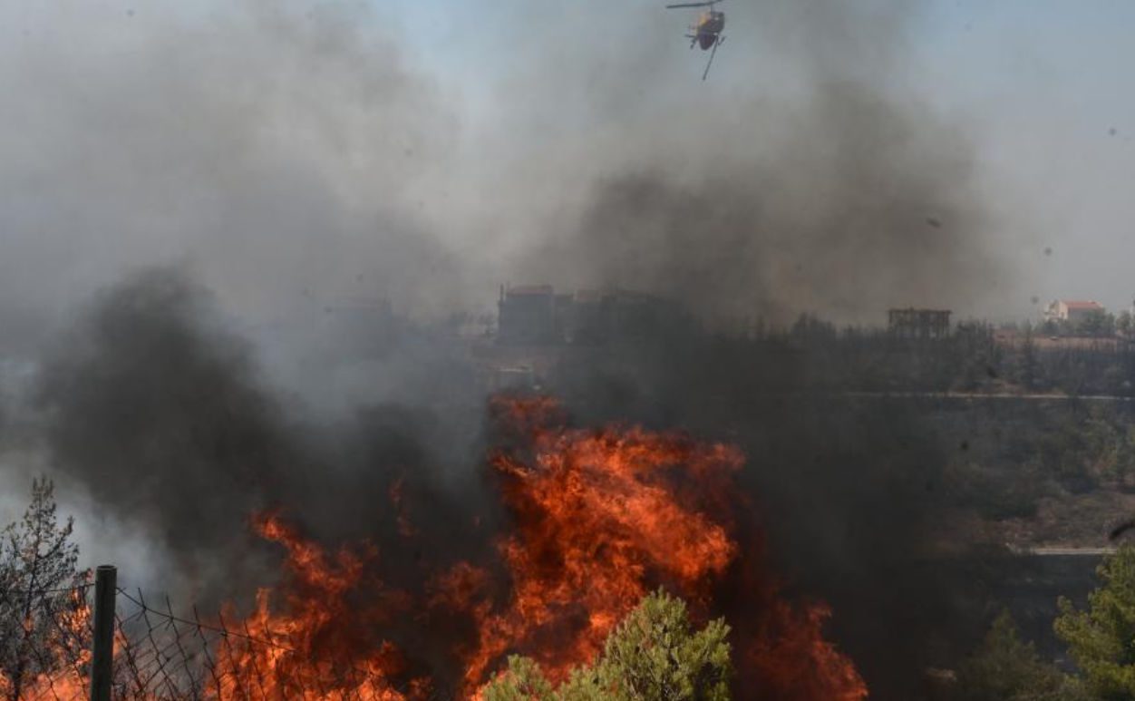 Η απάντηση της Πυροσβεστικής στον ΣΥΡΙΖΑ: Αυτά ήταν τα εναέρια που πετούσαν στη φωτιά της Αττικής