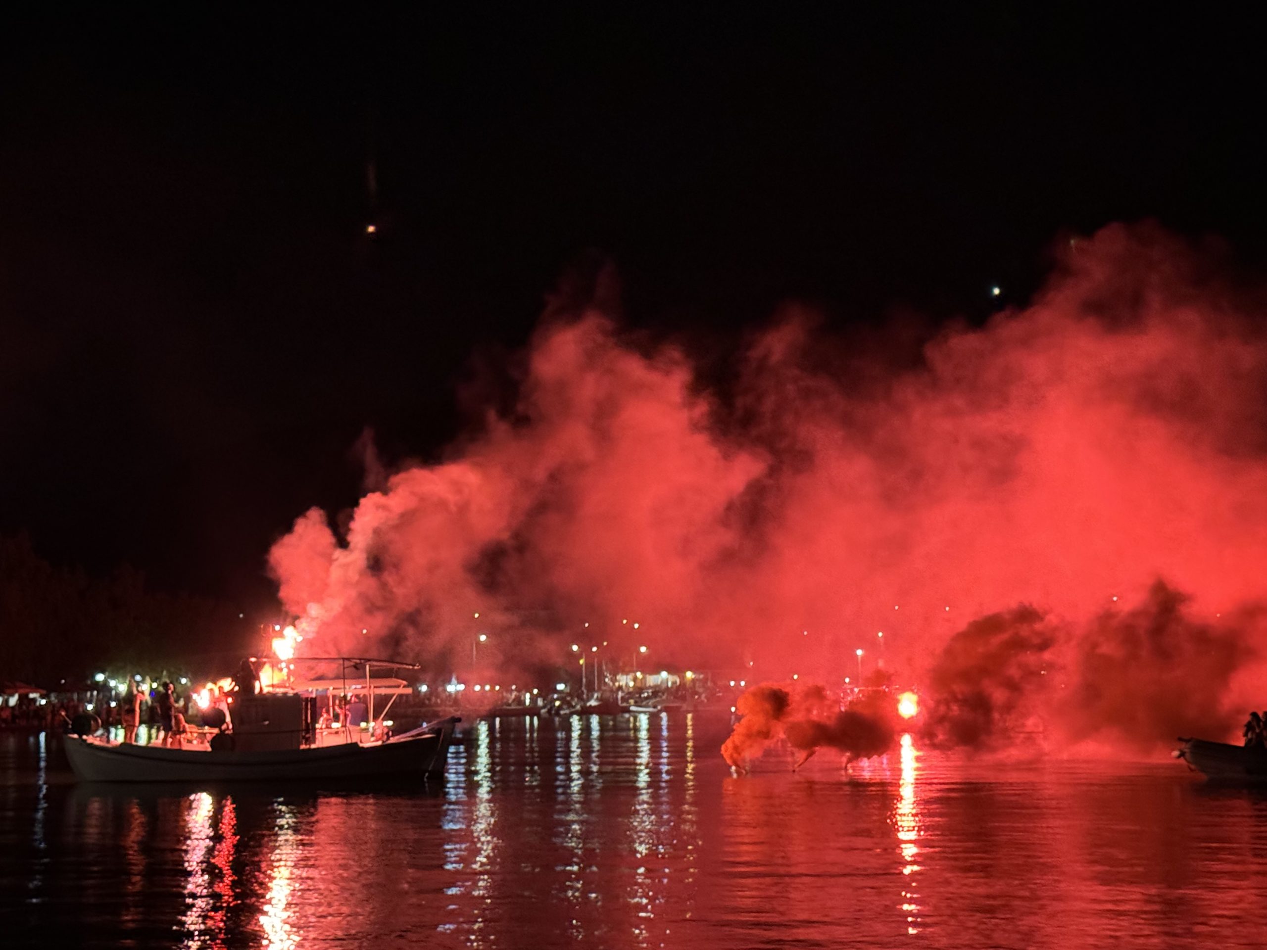 Δεκαπενταύγουστος στην Εύβοια: Μοναδικό υπερθέαμα στην παραλία του Αλμυροποτάμου