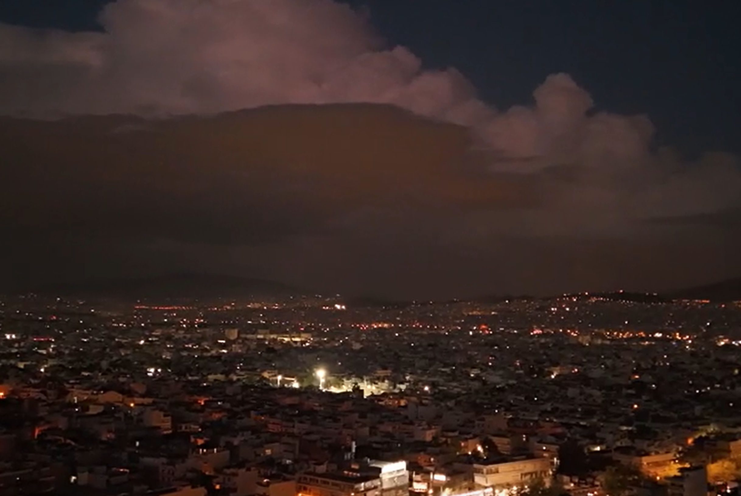 Κακοκαιρία Atena: Εντυπωσιακό timelapse βίντεο από drone με την καταιγίδα να απομακρύνεται από την Αθήνα