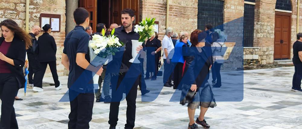 Θρήνος στην κηδεία του Ιωάννη Καρούση