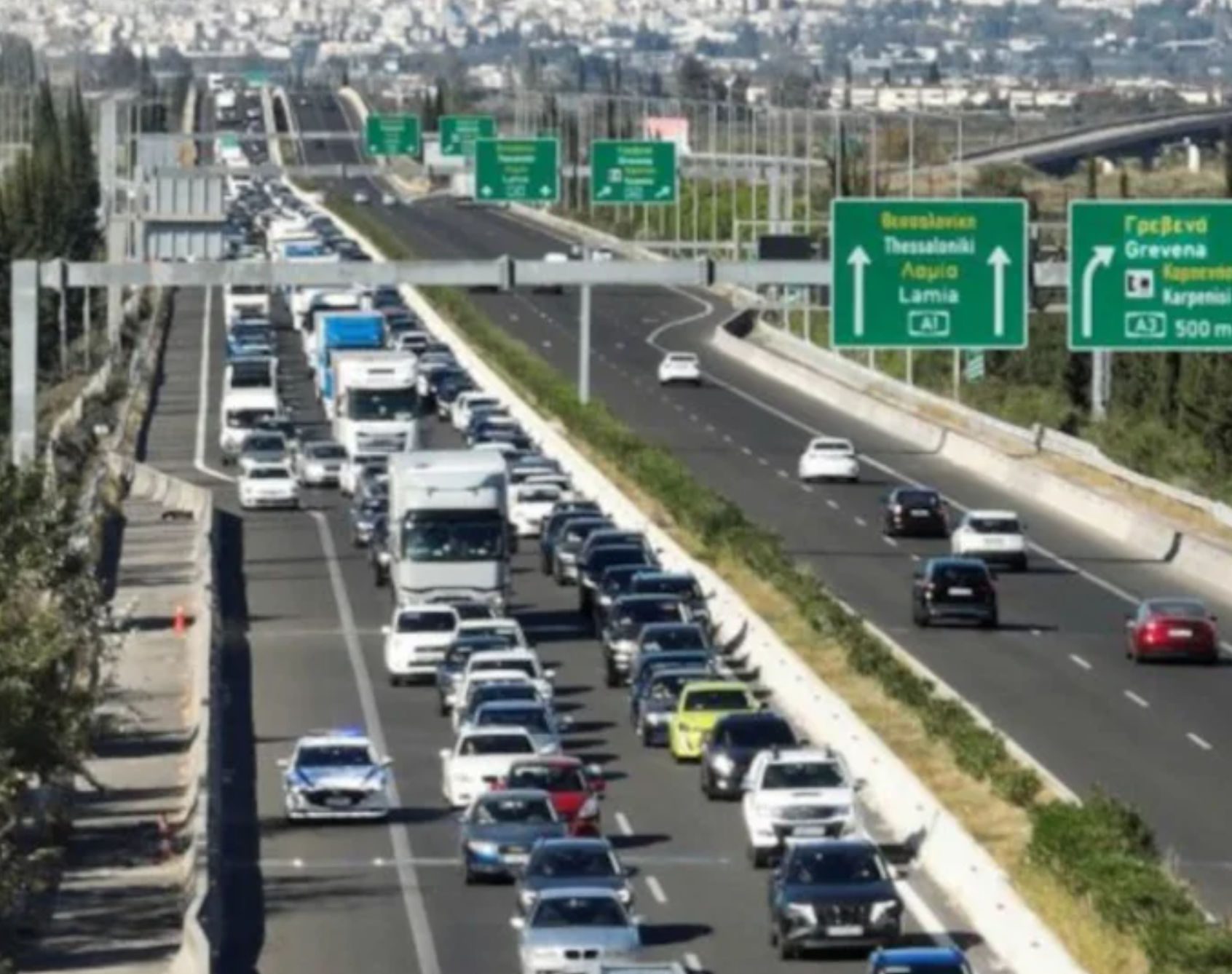 Αυξημένη κίνηση στις εθνικές οδούς λόγω της επιστροφής των εκδρομέων του τριημέρου