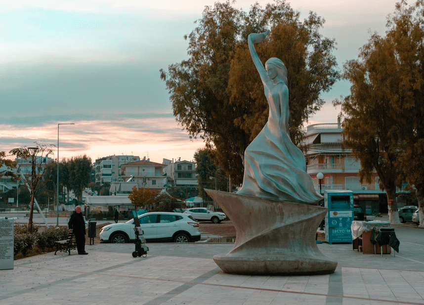 Εύβοια: Η ιστορία της «Μικρασιάτισσας» που δεσπόζει στη Νέα Αρτάκη