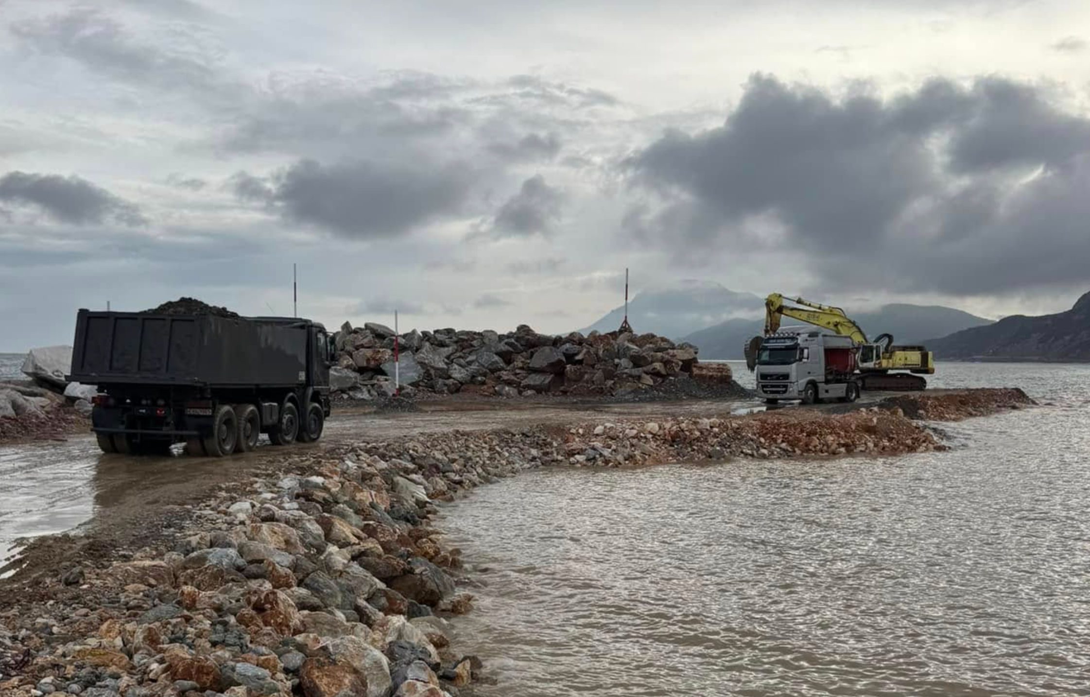 Εύβοια: Σε εξέλιξη μεγάλο έργο θωράκισης παραλιακού μετώπου