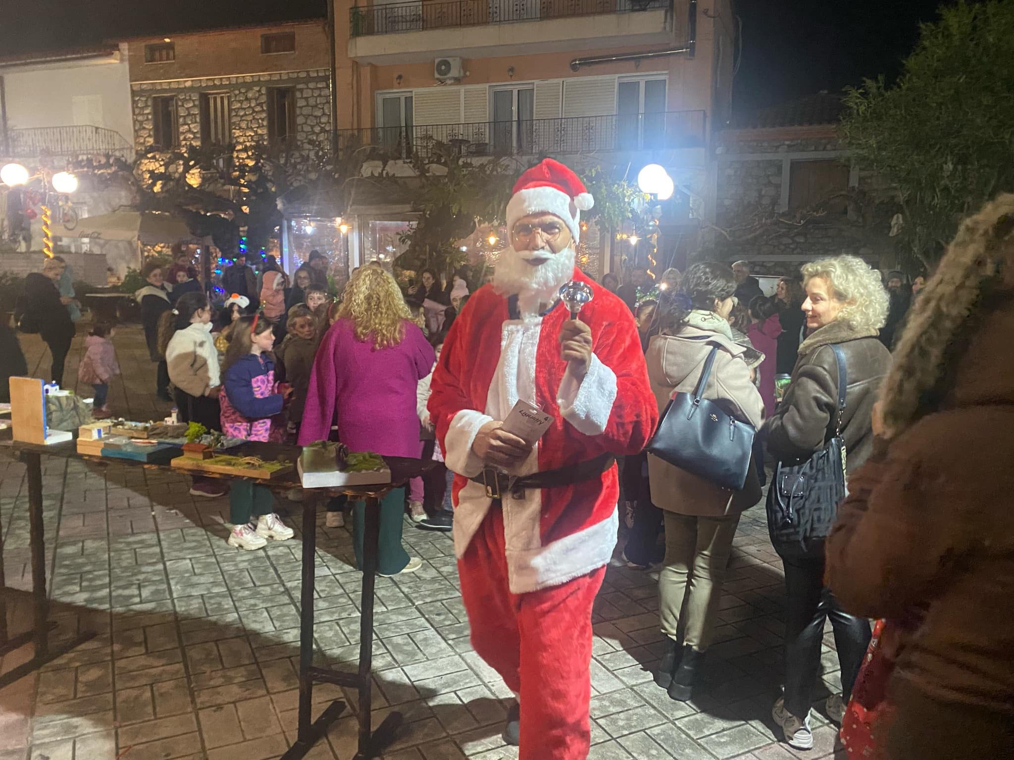 Εύβοια: Πλημμύρισε από κόσμο το Μαντούδι στην Πρωτοχρονιάτικη γιορτή του Συλλόγου «Χρονοταξιδιώτες»