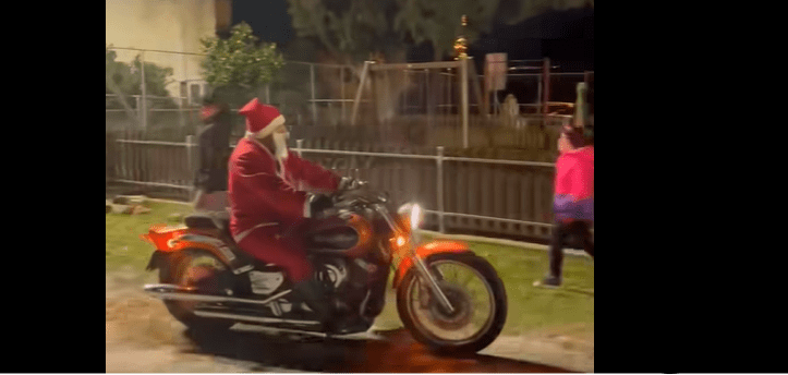 Ο Santa… «Easy Rider» στην Εύβοια: Η εντυπωσιακή άφιξη του Άγιου Βασίλη στα Ηλια