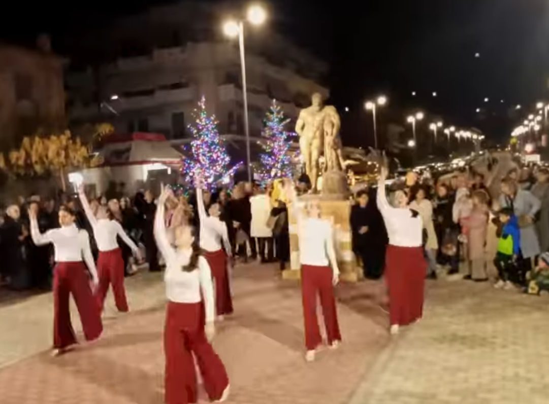 Εύβοια: Εντυπωσιακή χορευτική παράσταση στη Λουτρόπολη