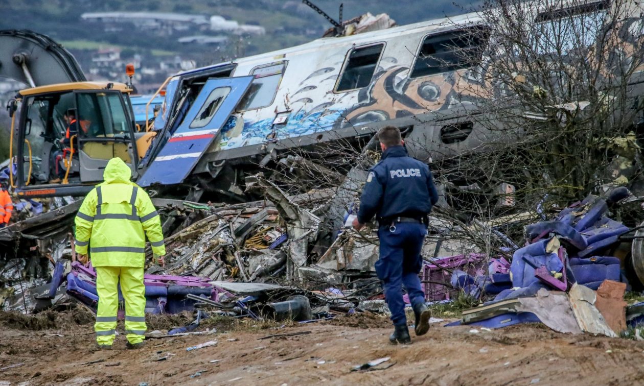 Τέμπη: Τι είχε μέσα το πρώτο βαγόνι της εμπορικής αμαξοστοιχίας