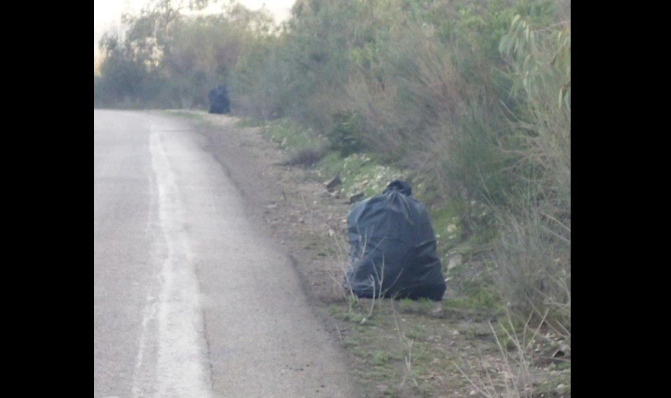 Εύβοια: Αυτή η περιοχή «ξεμπερδεύει» με τα σκουπίδια