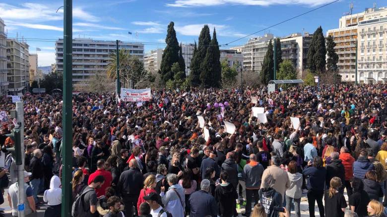 Μαθητές και φοιτητές βγαίνουν στους δρόμους για το έγκλημα στα Τέμπη