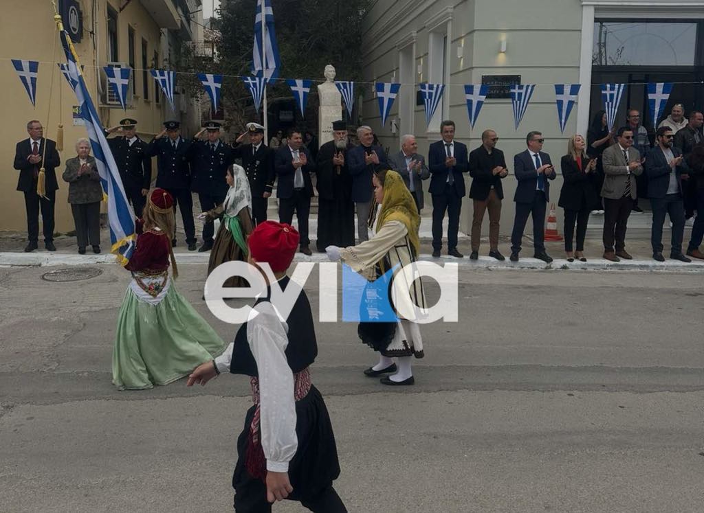 Εύβοια – 25η Μαρτίου: Δέος! Υπόκλιση στους μαθητές που παρέλασαν σε Αγία Άννα και Λίμνη (pics&vid)