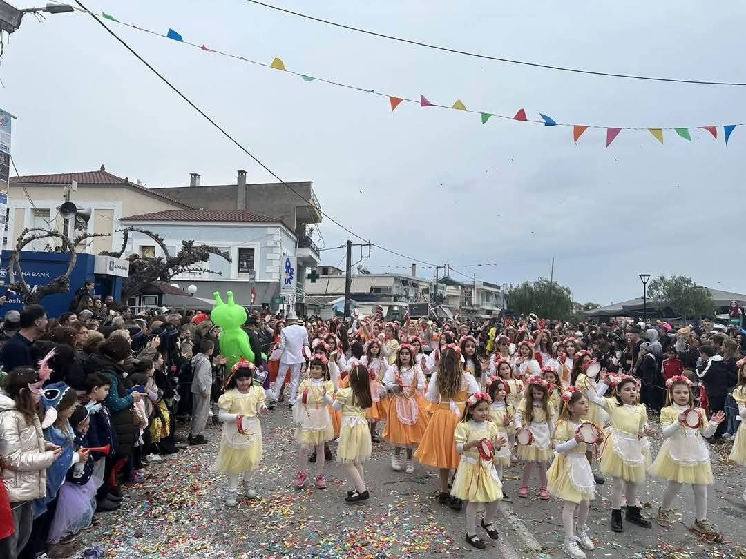 Εύβοια: «Βούλιαξε» από κόσμο το τριήμερο της Αποκριάς η Ερέτρια