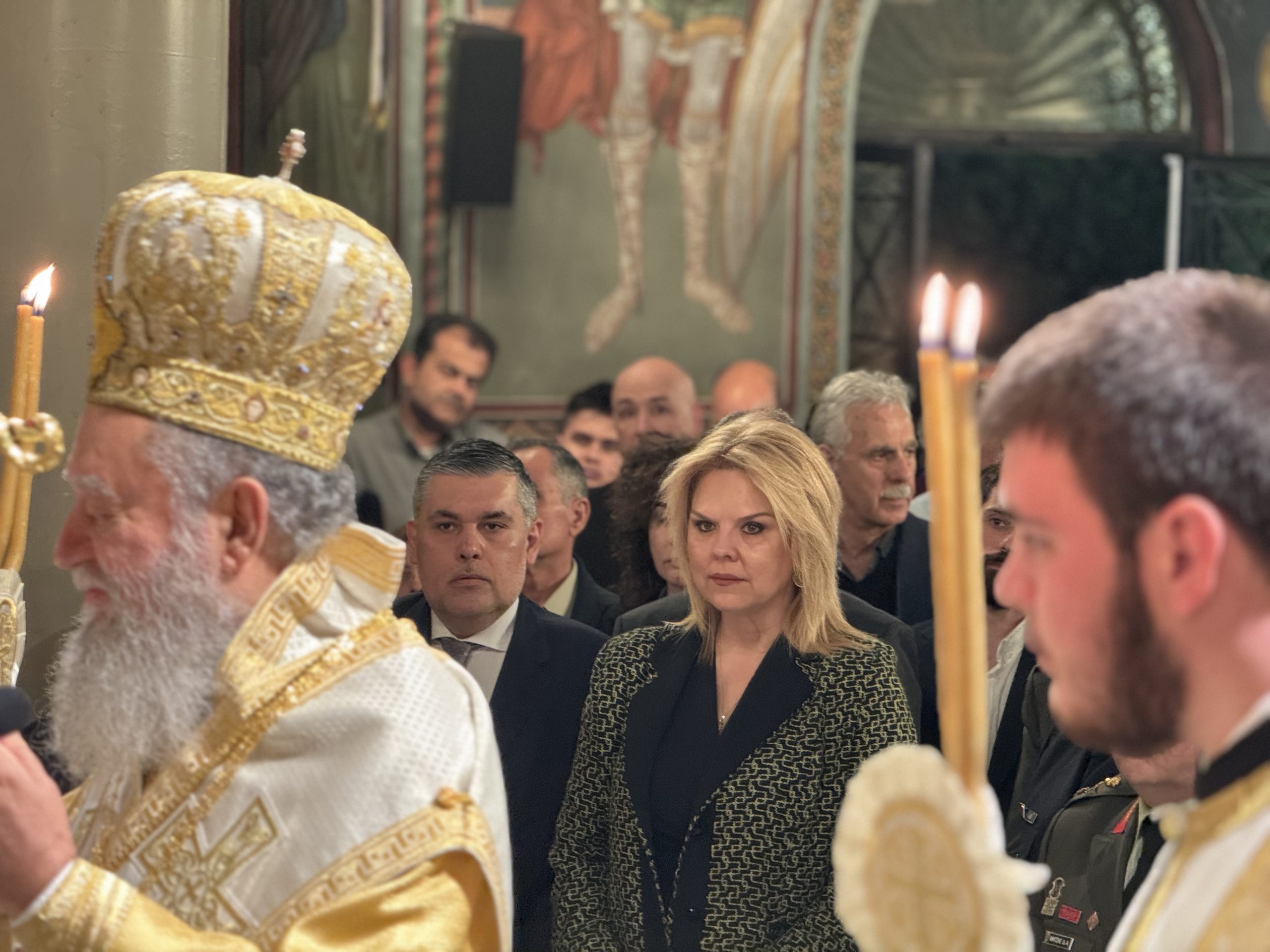 Με ευλάβεια και κατάνυξη  η Μεγάλη Παρασκευή στην Χαλκίδα